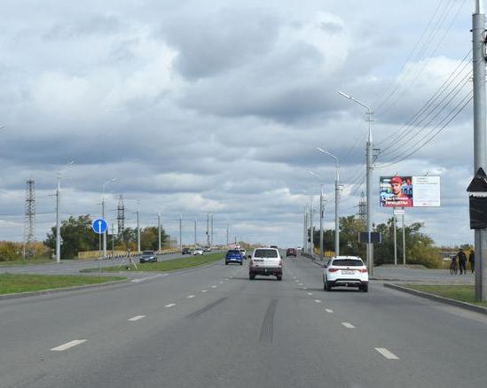 Зачем дорожные знаки закрывают черным пакетом