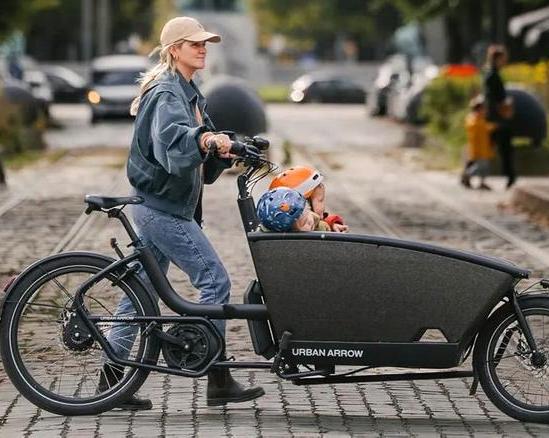 Карго электровелосипеды становятся умнее: представлена линейка Family от Urban Arrow