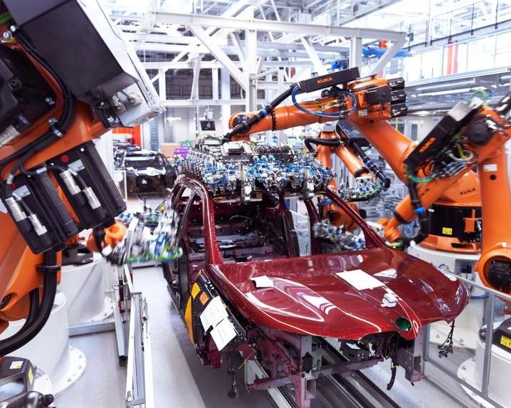 Запущено производство электрического кроссовера BMW iX