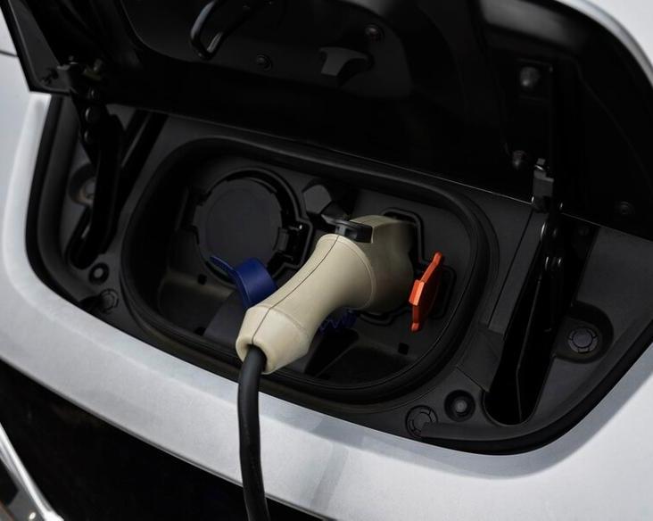 В отчете Geotab, ведущей канадской компании в области автопарка заявлено, что аккумуляторы в новых электромобилях рассчитаны на 20 лет и более